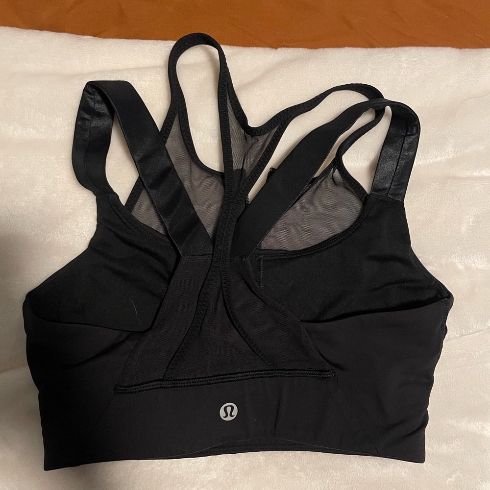 Lululemon sports bra size 4